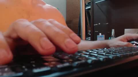 Snapshot of jgomez696a chatting on May 14, 2:29 am jgomez696a online show from May 14, 2:29 am