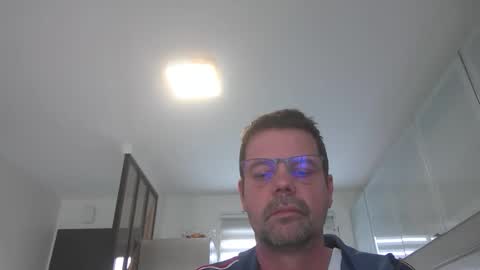 Snapshot of jhmec44000 chatting on March 31, 7:42 am jhmec44000 online show from March 31, 7:42 am