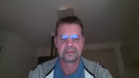 Snapshot of jhmec44000 chatting on April 7, 9:37 pm jhmec44000 online show from April 7, 9:37 pm