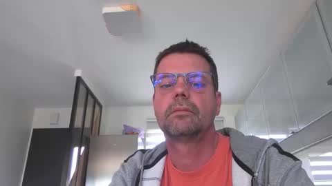 Snapshot of jhmec44000 chatting on April 8, 9:42 am jhmec44000 online show from April 8, 9:42 am
