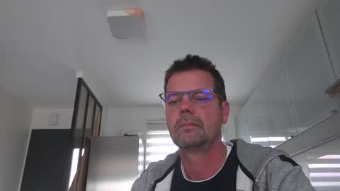 Snapshot of jhmec44000 chatting on April 22, 11:56 am jhmec44000 online show from April 22, 11:56 am