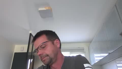 Snapshot of jhmec44000 chatting on April 25, 4:15 pm jhmec44000 online show from April 25, 4:15 pm