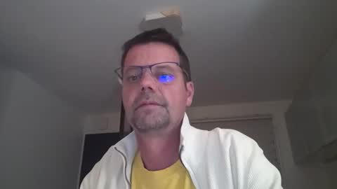Snapshot of jhmec44000 chatting on April 26, 9:12 pm jhmec44000 online show from April 26, 9:12 pm