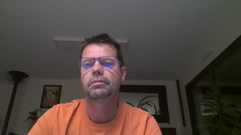 Snapshot of jhmec44000 chatting on April 29, 2:26 am jhmec44000 online show from April 29, 2:26 am