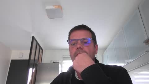 Snapshot of jhmec44000 chatting on May 4, 10:11 am jhmec44000 online show from May 4, 10:11 am