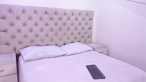 jhoanleandro online show from March 9, 5:44 am