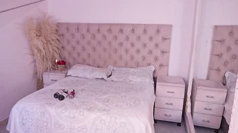 jhoanleandro online show from March 13, 4:19 am