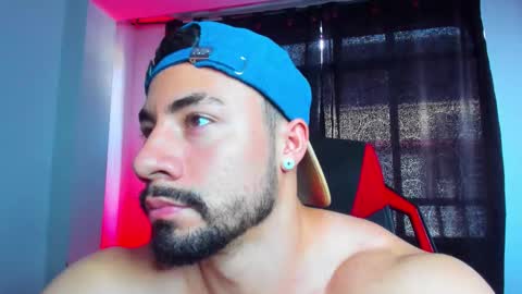 Jhojan Strong  online show from December 15, 8:35 pm