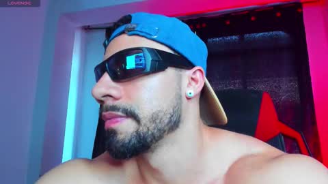 Jhojan Strong  online show from February 12, 8:15 pm