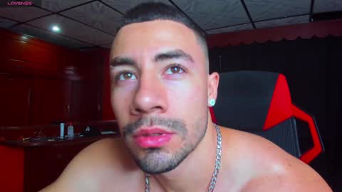 Jhojan Strong  online show from December 21, 9:47 pm