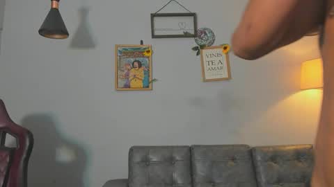 Snapshot of jhon_cooper18 chatting on February 16, 3:35 am jhost online show from February 16, 3:35 am