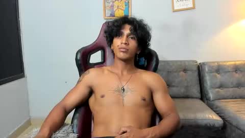 Snapshot of jhon_cooper18 chatting on February 20, 3:25 am jhost online show from February 20, 3:25 am