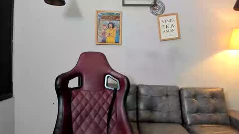 Snapshot of jhon_cooper18 chatting on February 21, 4:57 am jhost online show from February 21, 4:57 am