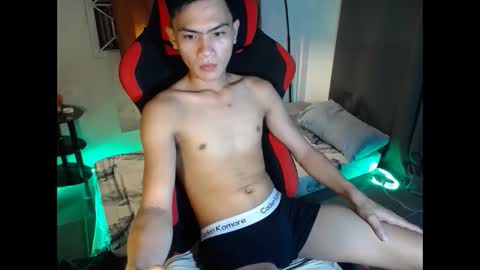 Snapshot of jhon_cummer chatting on May 18, 10:10 am jhon_cummer online show from May 18, 10:10 am