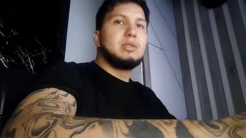 Snapshot of jhon_gottti chatting on December 29, 12:52 am jhon online show from December 29, 12:52 am