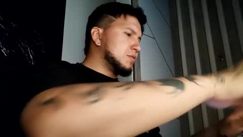 Snapshot of jhon_gottti chatting on January 23, 6:49 am jhon online show from January 23, 6:49 am