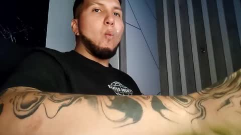 Snapshot of jhon_gottti chatting on February 2, 6:37 am jhon online show from February 2, 6:37 am