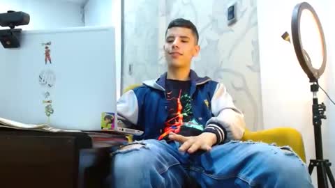 jhon online show from November 7, 8:03 am