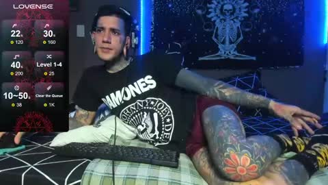 Snapshot of jhonny_ackerman chatting on April 23, 6:32 pm jhonny_ackerman online show from April 23, 6:32 pm
