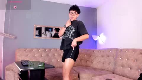 JHONNATHAN online show from March 28, 9:03 pm