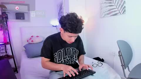 Snapshot of jhonny_blake_ chatting on April 30, 11:05 am JHONNATHAN online show from April 30, 11:05 am