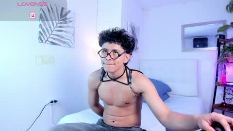 Snapshot of jhonny_blake_ chatting on May 26, 8:05 pm JHONNATHAN online show from May 26, 8:05 pm
