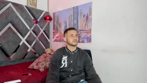 Snapshot of jhonny_flames7 chatting on February 12, 7:31 pm jhonny online show from February 12, 7:31 pm