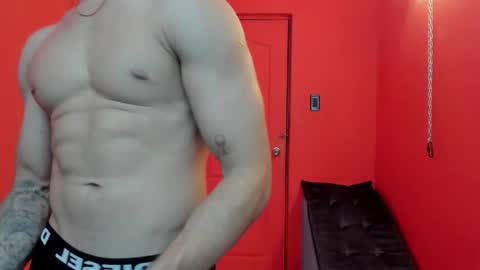 Snapshot of jhonny_flames7 chatting on February 19, 8:16 pm jhonny online show from February 19, 8:16 pm