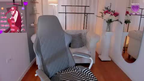 Snapshot of jhonson_karla chatting on July 17, 4:12 pm jhonson_karla online show from July 17, 4:12 pm