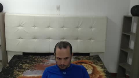 jhontorres018 online show from November 19, 4:01 am