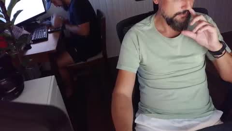 Snapshot of jhony_xx chatting on May 6, 11:32 pm Jhonny y Naty online show from May 6, 11:32 pm