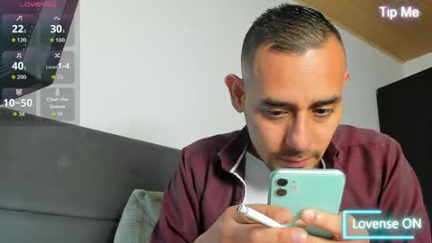 Snapshot of jhonyalzate chatting on April 21, 3:35 am Jhony Alzate online show from April 21, 3:35 am