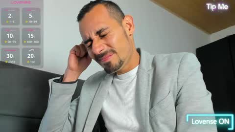 Snapshot of jhonyalzate chatting on May 9, 2:06 am Jhony Alzate online show from May 9, 2:06 am
