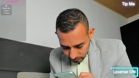 Snapshot of jhonyalzate chatting on May 30, 2:52 am Jhony Alzate online show from May 30, 2:52 am