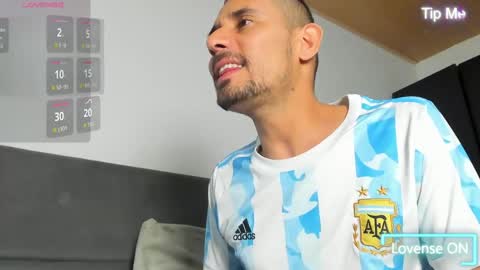 Snapshot of jhonyalzate chatting on June 1, 2:46 am Jhony Alzate online show from June 1, 2:46 am