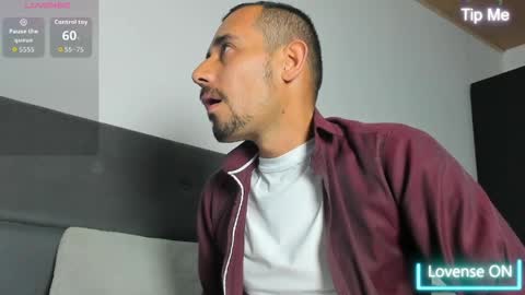 Snapshot of jhonyalzate chatting on June 5, 2:40 am Jhony Alzate online show from June 5, 2:40 am