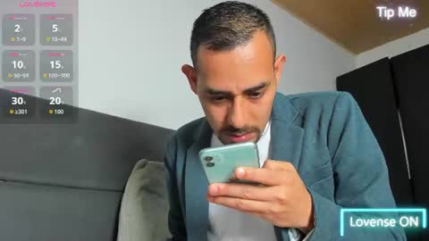 Snapshot of jhonyalzate chatting on June 22, 2:24 am Jhony Alzate online show from June 22, 2:24 am
