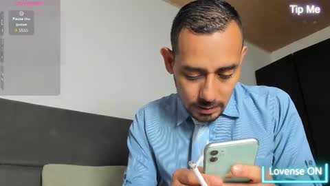 Snapshot of jhonyalzate chatting on June 23, 3:26 am Jhony Alzate online show from June 23, 3:26 am