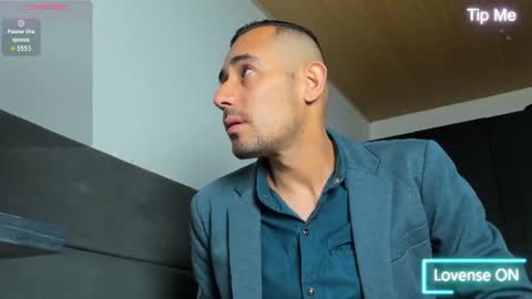 Snapshot of jhonyalzate chatting on August 2, 2:10 am Jhony Alzate online show from August 2, 2:10 am