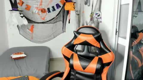 jhosep_hamilton online show from October 24, 11:45 pm