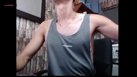 Snapshot of jhosuamoore2 chatting on June 6, 1:16 pm jhosuamoore2 online show from June 6, 1:16 pm