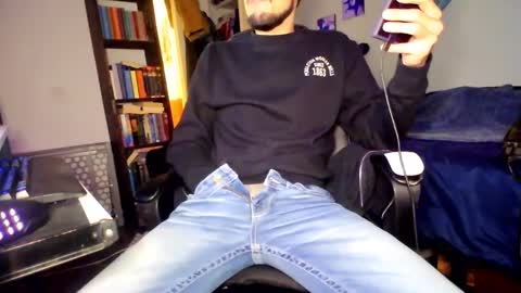 Snapshot of jhp_kinky_2000 chatting on January 4, 3:29 am kinky party boy online show from January 4, 3:29 am