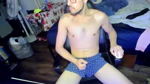 Snapshot of jhp_kinky_2000 chatting on January 15, 10:46 pm kinky party boy online show from January 15, 10:46 pm