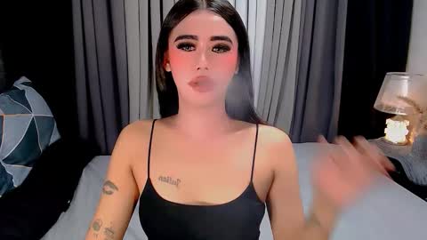 Snapshot of jhuliana_and_charles_room chatting on December 2, 3:45 am jhuliana_and_charles_room online show from December 2, 3:45 am