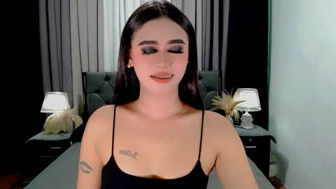 Snapshot of jhuliana_and_charles_room chatting on April 10, 12:27 am jhuliana_and_charles_room online show from April 10, 12:27 am