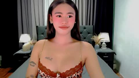 Snapshot of jhuliana_and_charles_room chatting on May 19, 11:33 pm jhuliana_and_charles_room online show from May 19, 11:33 pm