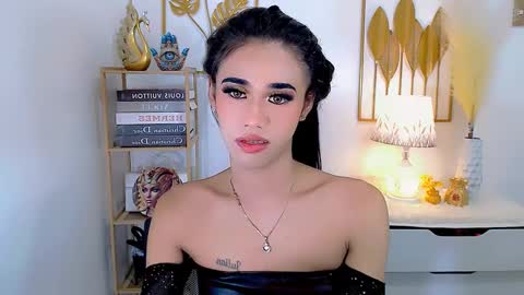 Snapshot of jhulianagrey chatting on December 18, 6:32 am julie online show from December 18, 6:32 am