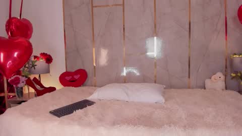 Jiggly online show from February 6, 5:23 am