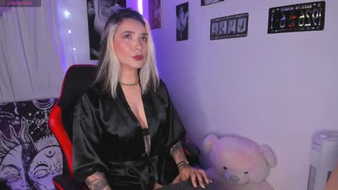 Snapshot of jill_hardener chatting on April 1, 12:33 am Jill Hardener online show from April 1, 12:33 am