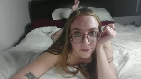 Snapshot of jilliangiselle chatting on April 30, 4:41 am jilliangiselle online show from April 30, 4:41 am